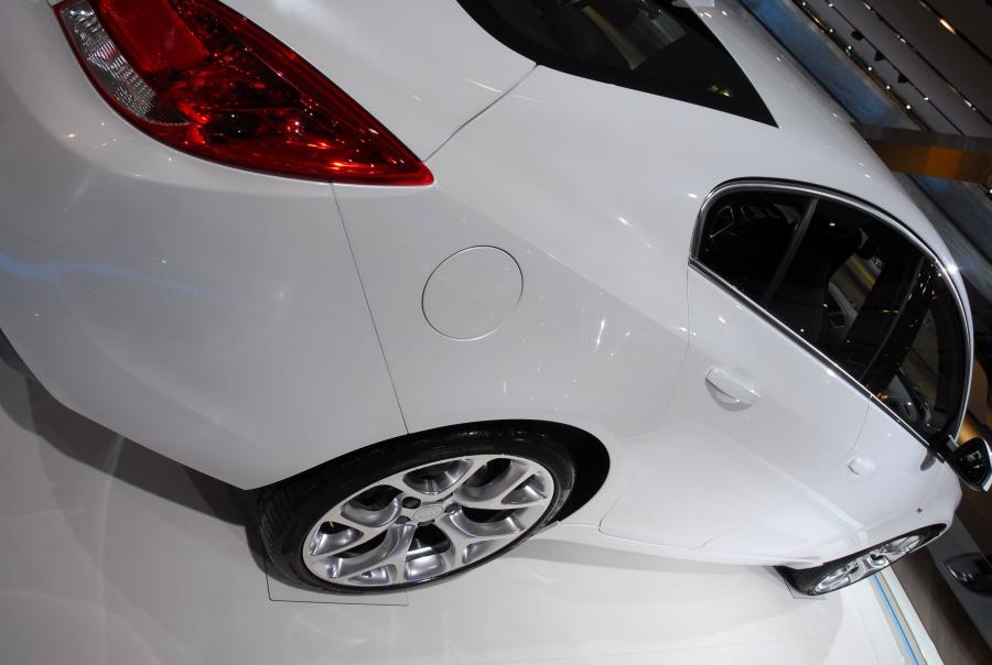  Buick Regal GS 2011 года  (фото 31 из 69)